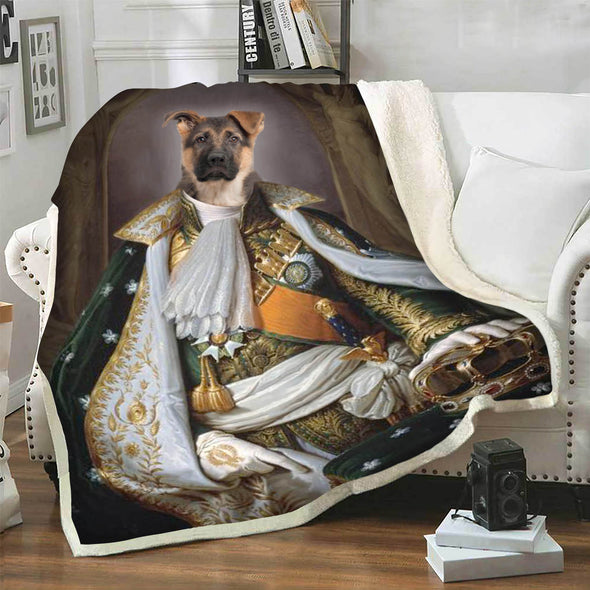 Customize Your Pet In A Royal Look