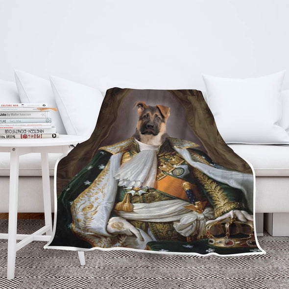Customize Your Pet In A Royal Look